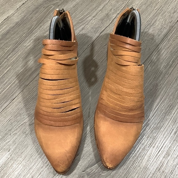 Free People Lost Valley Tan Leather Strappy Ankle Boots size 8.5-9 - Picture 1 of 10